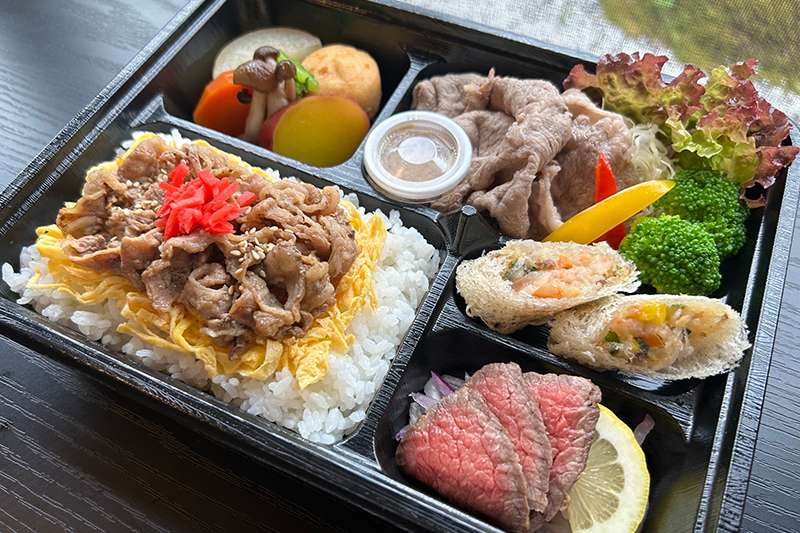 豪華肉肉弁当（26×20）