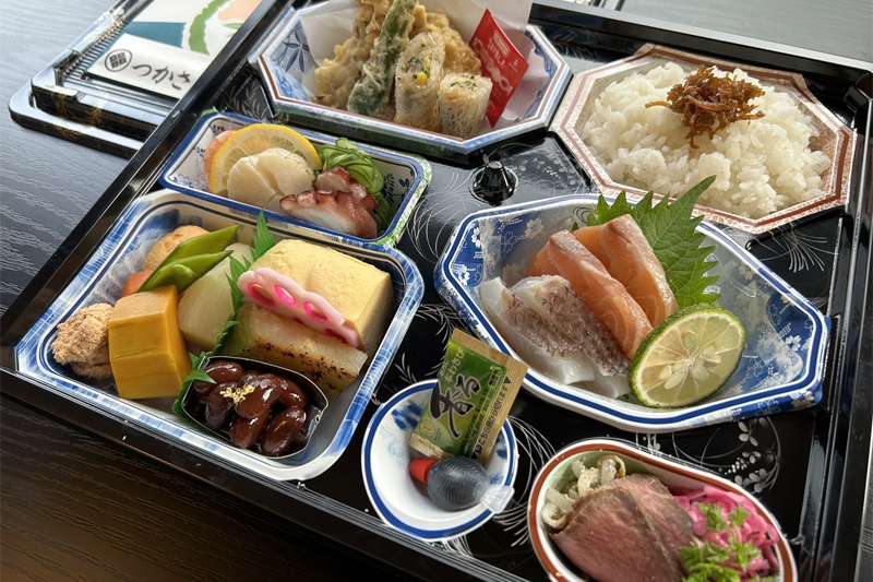 幕の内御膳 （31.5×28.5）