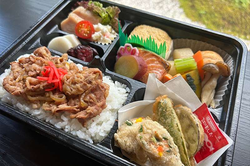 牛しぐれ幕の内弁当（26×20）